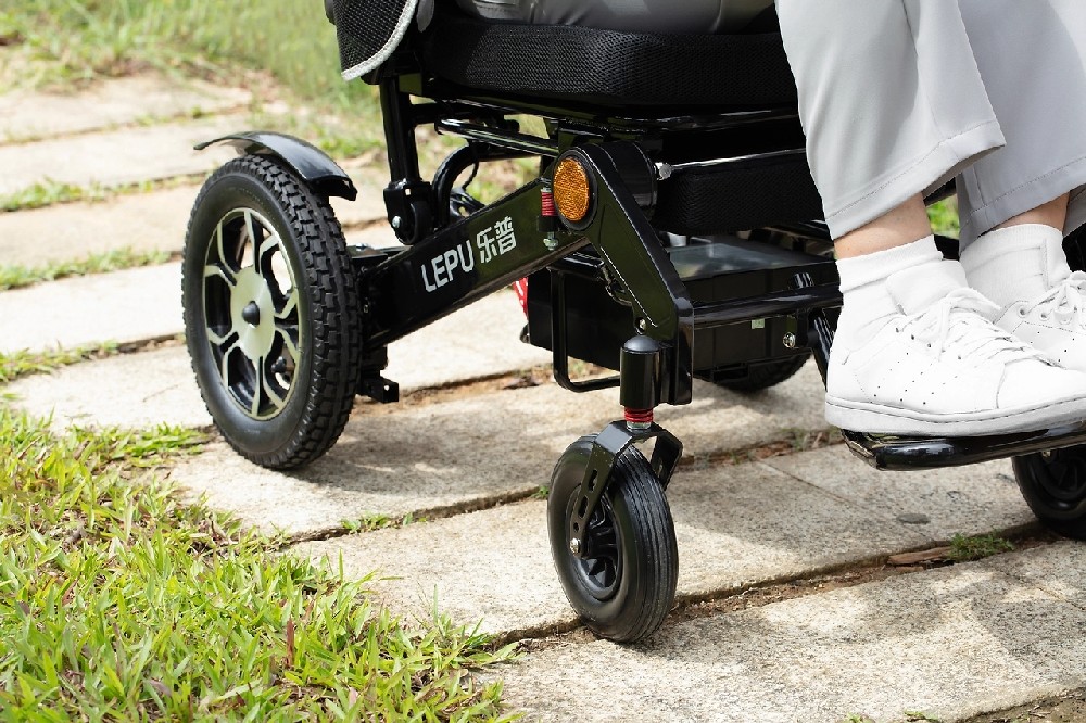 鄭州產(chǎn)品設(shè)計公司|英尼設(shè)計-輪椅設(shè)計